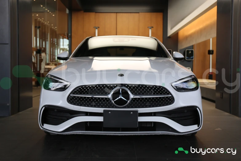 Mercedes C-class Белый