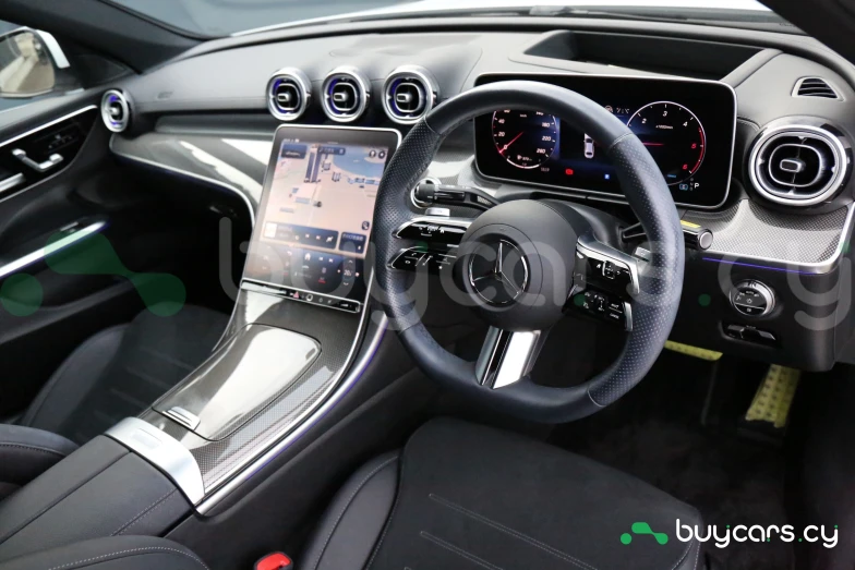 Mercedes C-class Белый