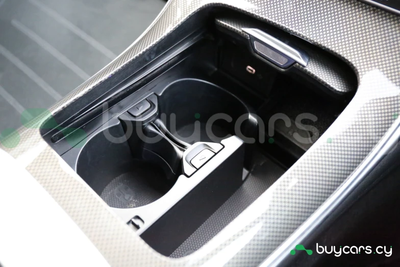 Mercedes C-class Белый