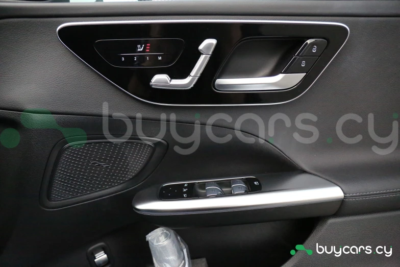 Mercedes C-class Белый