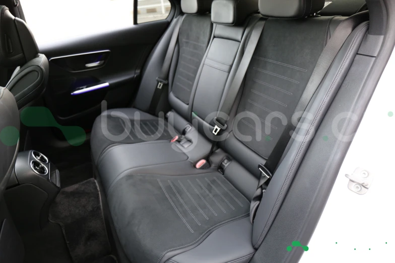 Mercedes C-class Белый