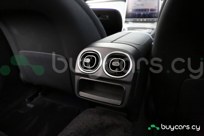 Mercedes C-class Белый