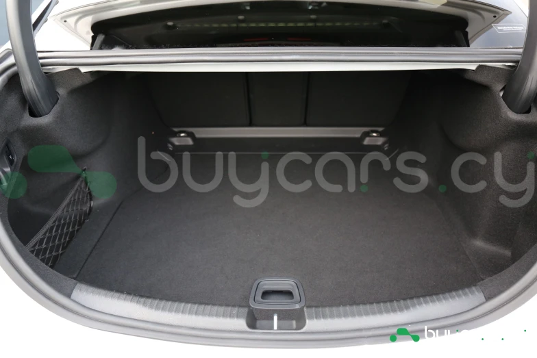 Mercedes C-class Белый