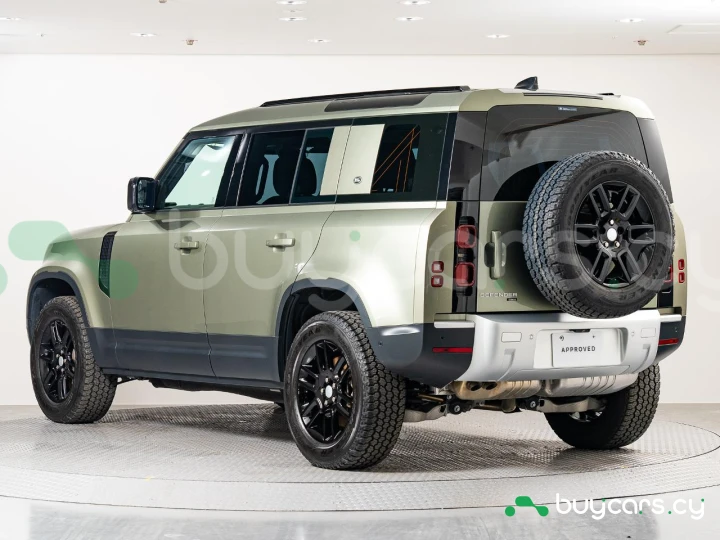 Land Rover Defender Зеленый