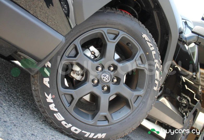 Toyota RAV4 Черный