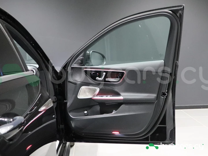 Mercedes C-class Black