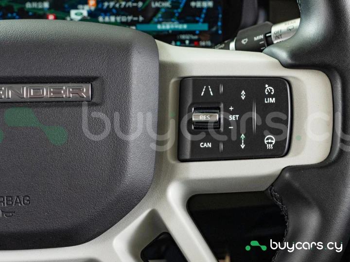 Land Rover Defender Зеленый