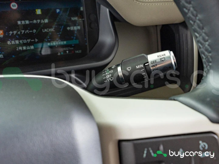 Land Rover Defender Зеленый