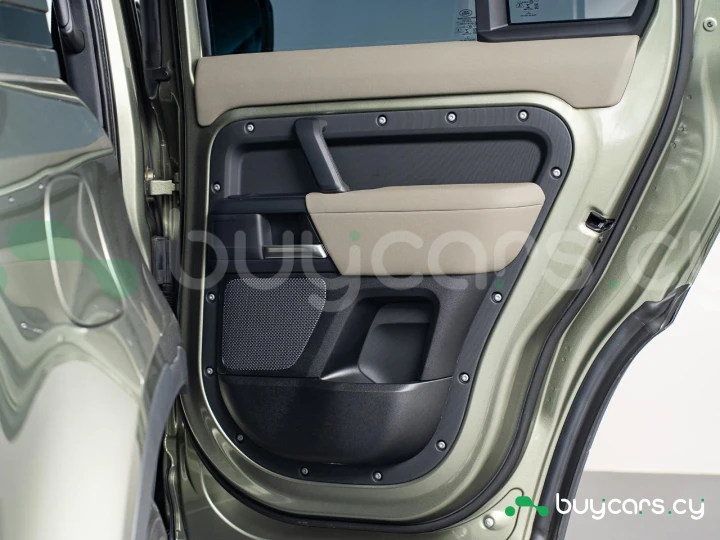 Land Rover Defender Зеленый