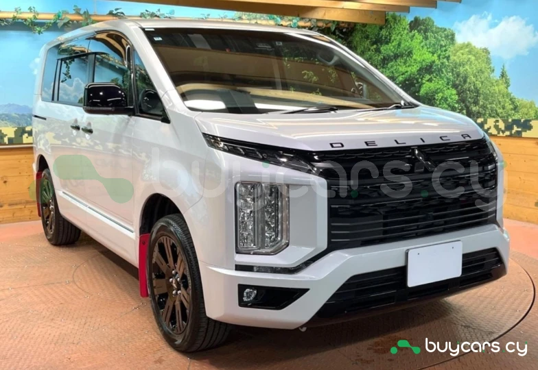 Mitsubishi Delica d:5 White