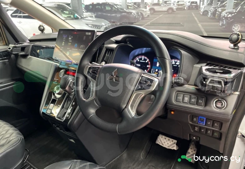 Mitsubishi Delica d:5 White