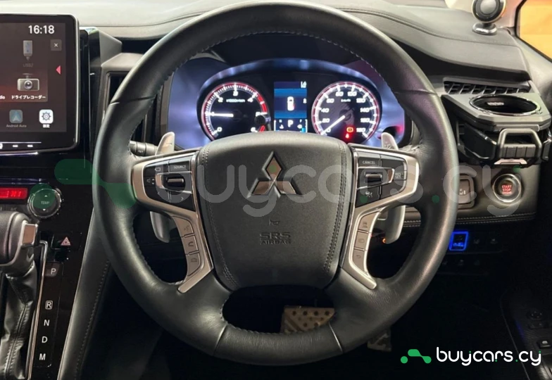 Mitsubishi Delica d:5 White