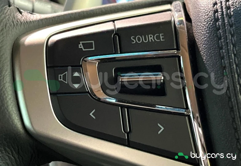 Mitsubishi Delica d:5 White