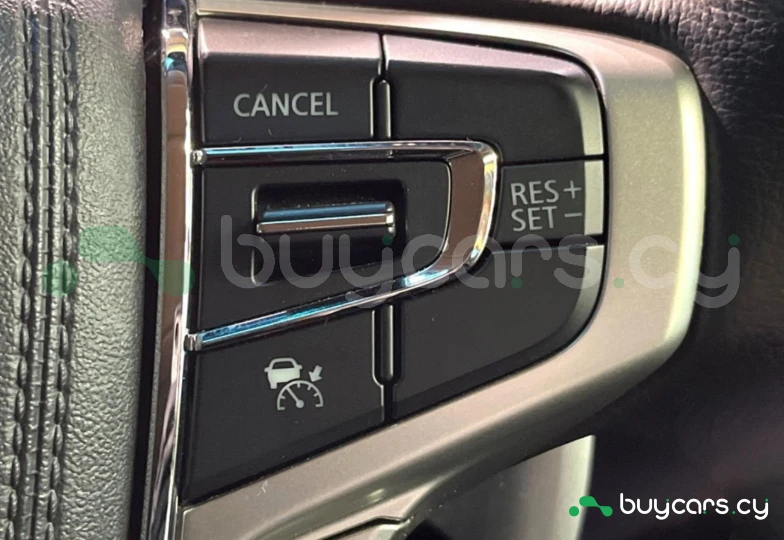 Mitsubishi Delica d:5 White