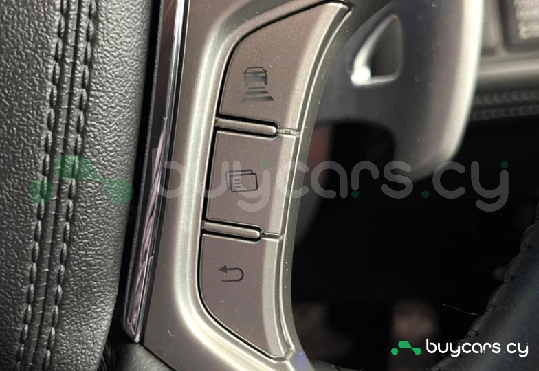 Mitsubishi Delica d:5 White