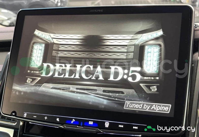 Mitsubishi Delica d:5 White