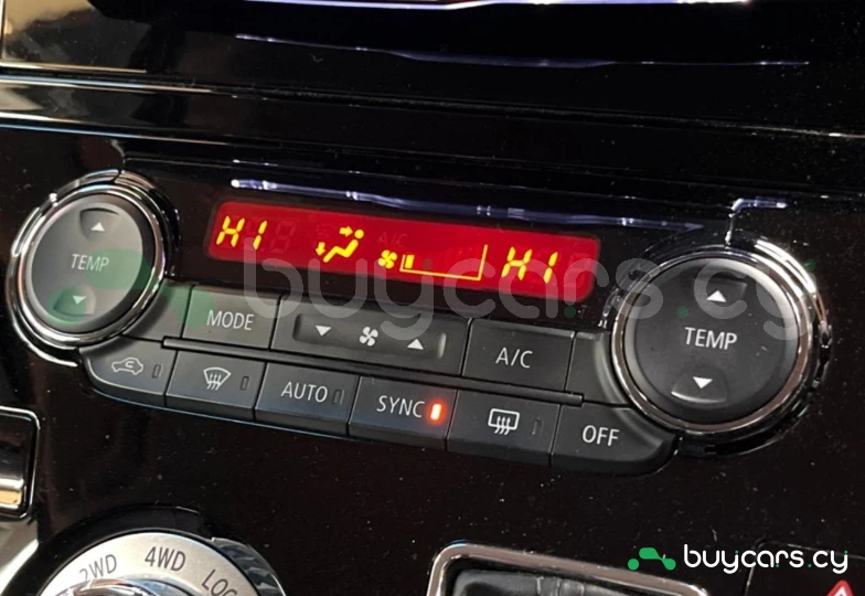 Mitsubishi Delica d:5 White