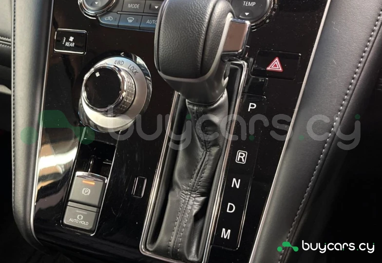 Mitsubishi Delica d:5 White