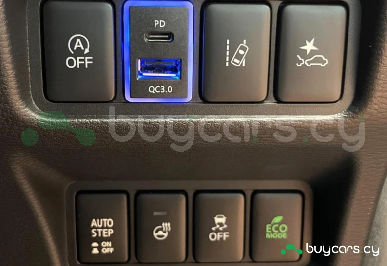 Mitsubishi Delica d:5 White