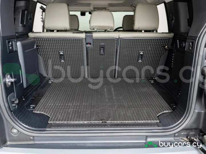 Land Rover Defender Зеленый