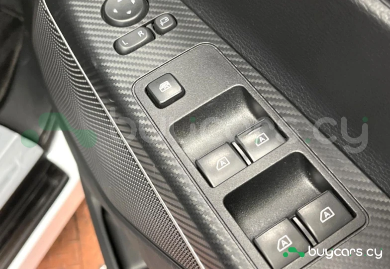 Mitsubishi Delica d:5 White