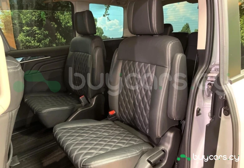 Mitsubishi Delica d:5 White