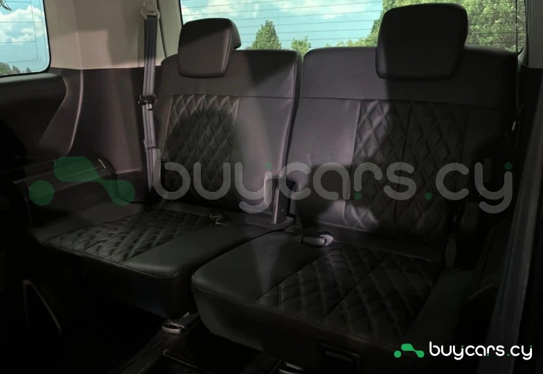 Mitsubishi Delica d:5 White