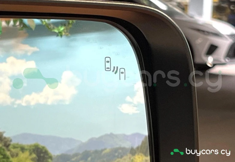 Mitsubishi Delica d:5 White