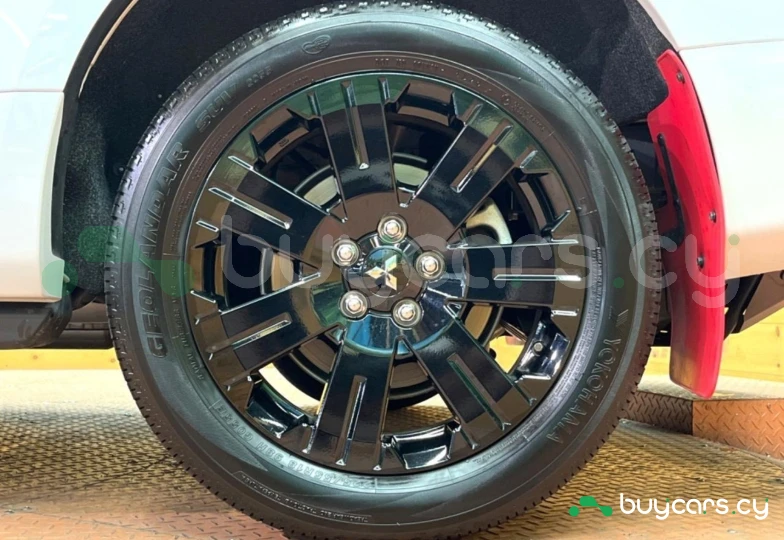 Mitsubishi Delica d:5 White