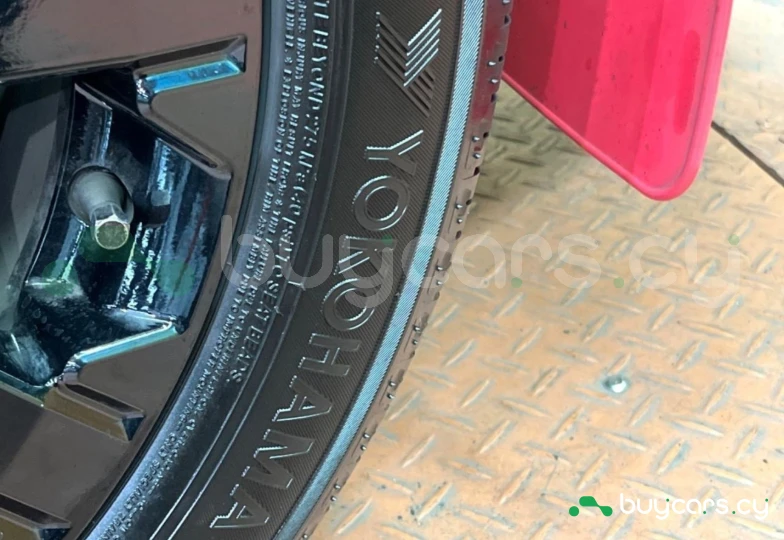 Mitsubishi Delica d:5 White