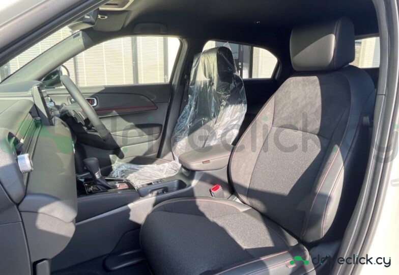 Honda Vezel White