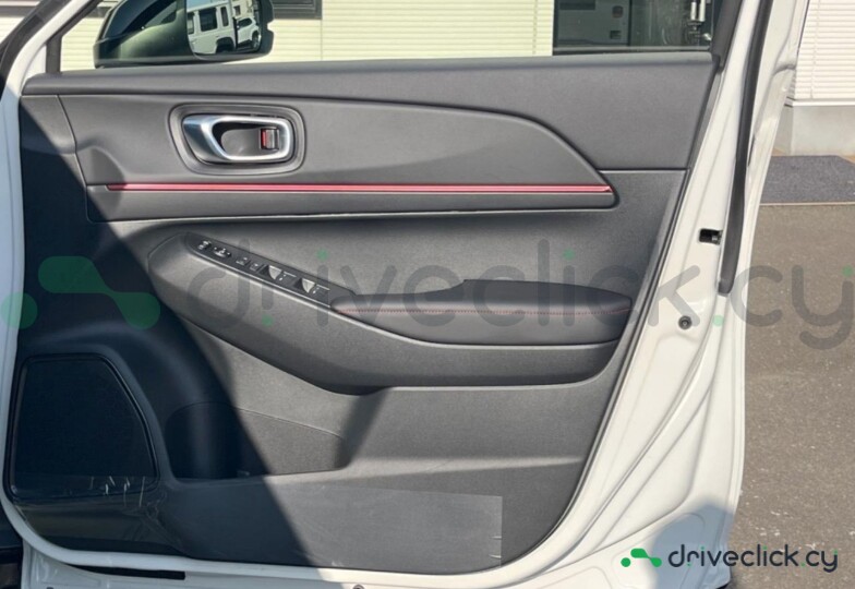 Honda Vezel White