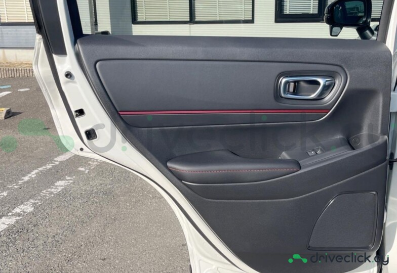 Honda Vezel White