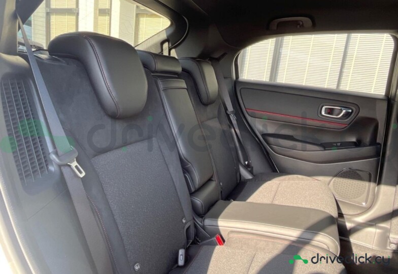 Honda Vezel White