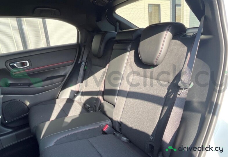 Honda Vezel White