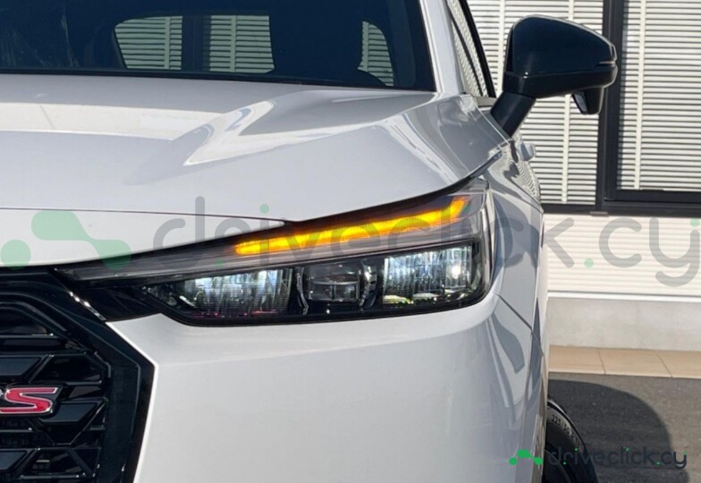 Honda Vezel White
