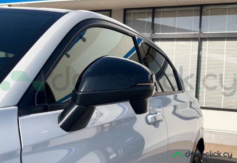 Honda Vezel White