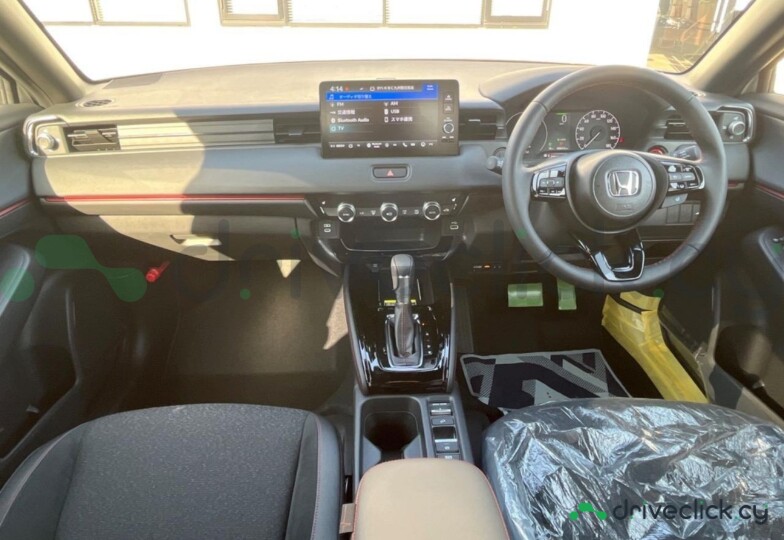 Honda Vezel White