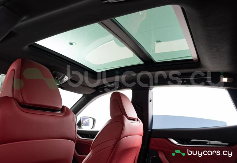 Maserati Levante White