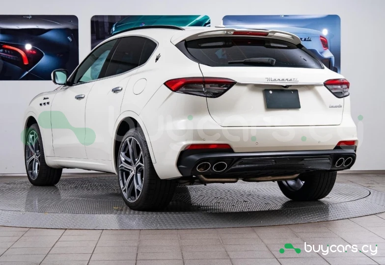 Maserati Levante White