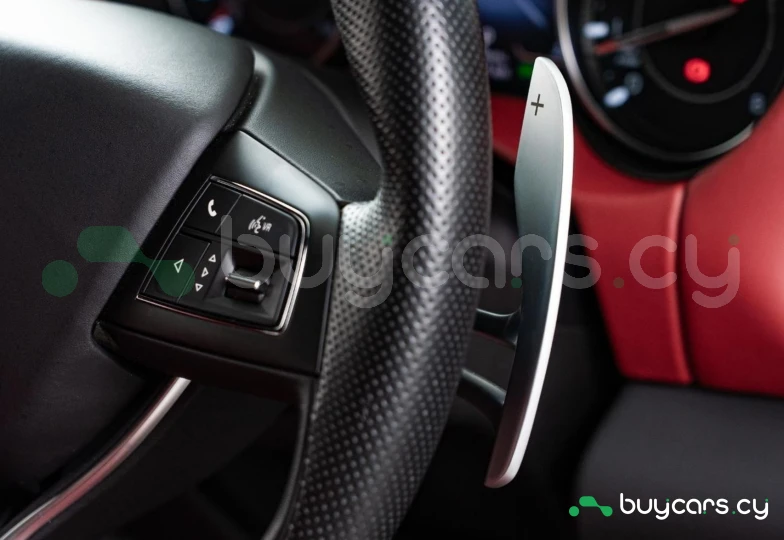 Maserati Levante White