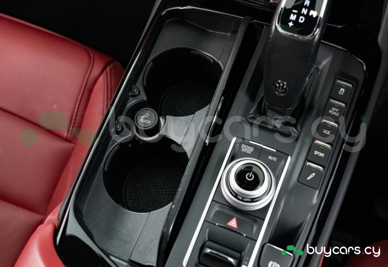 Maserati Levante White