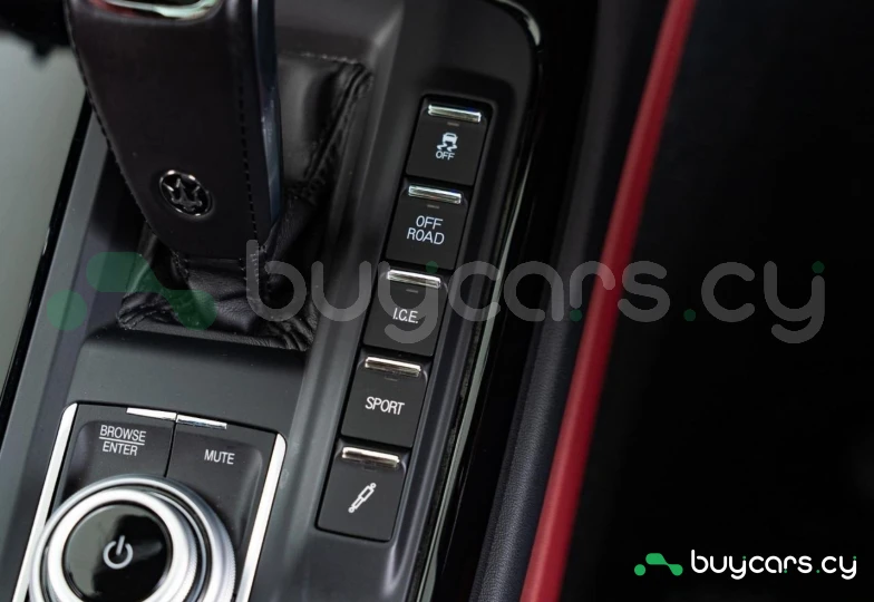 Maserati Levante White