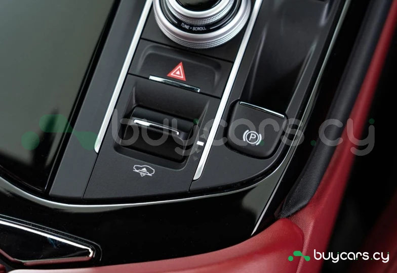 Maserati Levante White