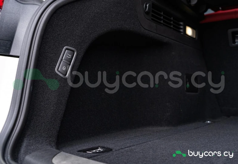 Maserati Levante White