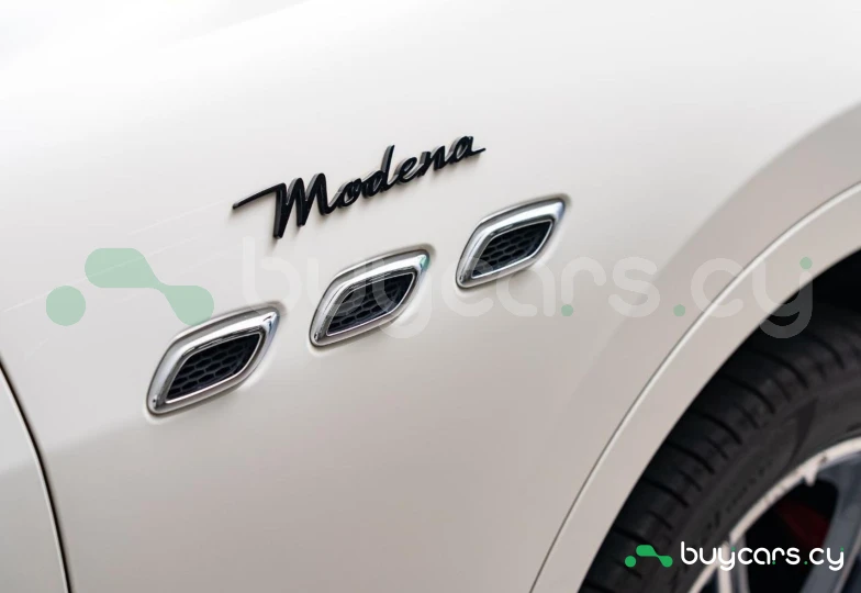 Maserati Levante White