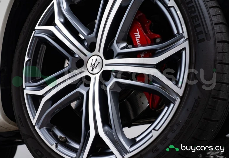 Maserati Levante White