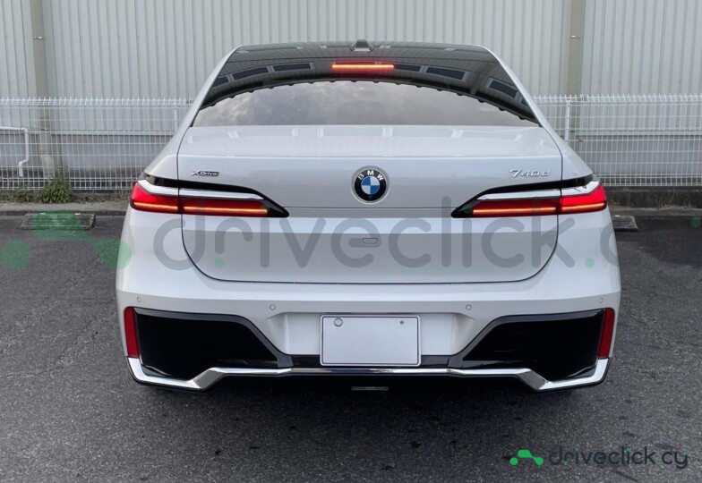 BMW 7 series Grey