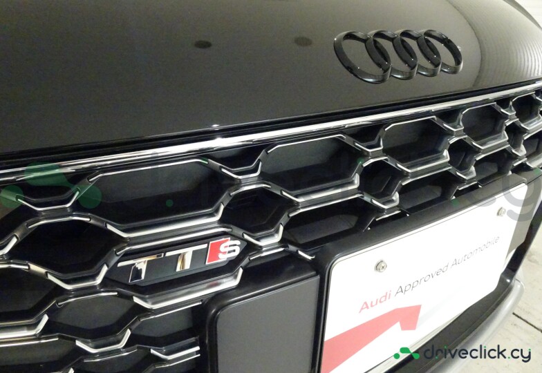 Audi TTS Черный
