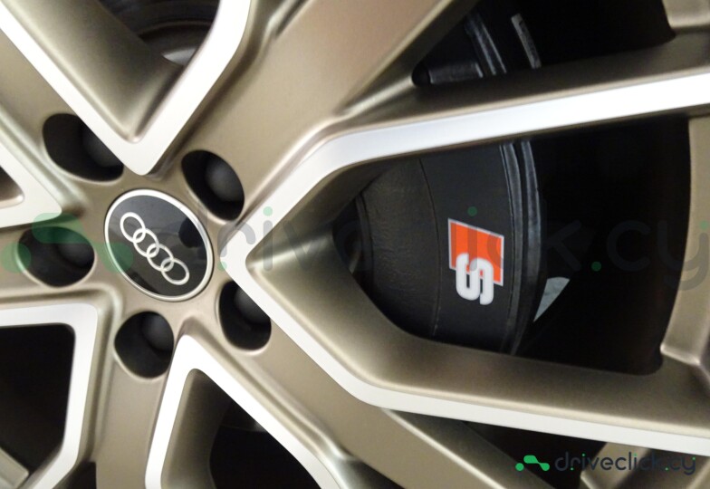 Audi TTS Черный